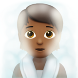 persona in sauna: carnagione abbastanza scura