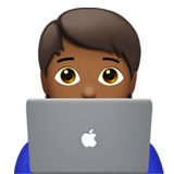 persona esperta di tecnologia: carnagione abbastanza scura