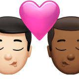 bacio tra coppia: uomo, uomo, carnagione chiara e carnagione abbastanza scura