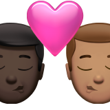 bacio tra coppia: uomo, uomo, carnagione scura e carnagione olivastra