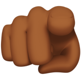 indice verso l’osservatore: carnagione abbastanza scura