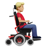 uomo su sedia a rotelle motorizzata: carnagione abbastanza chiara e a destra