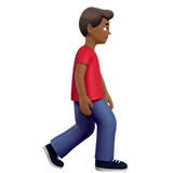 uomo che cammina: carnagione abbastanza scura e a destra