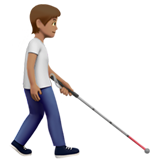 persona con bastone di orientamento: carnagione olivastra e a destra