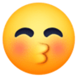 Faccina che bacia con occhi chiusi - Facebook